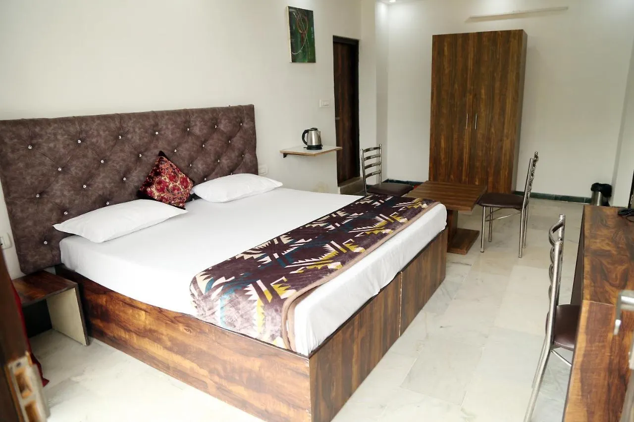 Shanti Residency Nuova Delhi 0*,  India