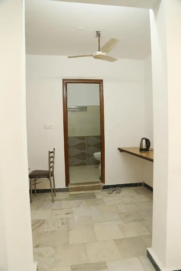 Bed & Breakfast Shanti Residency New Delhi